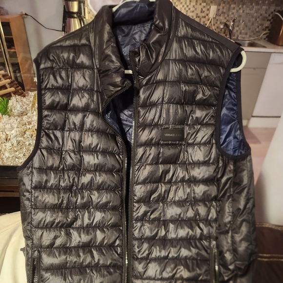 100% authentic!!!! The first ever Versace reversible vest ever created in 1990 - Picture 2 of 3